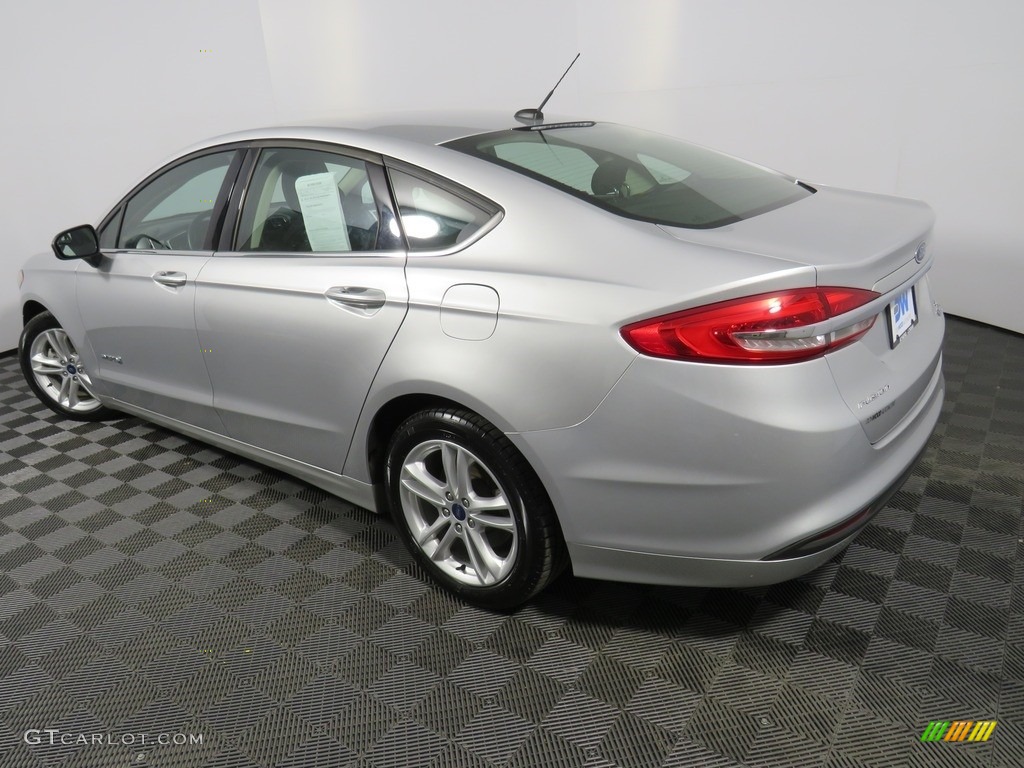 2018 Fusion Hybrid SE - Ingot Silver / Ebony photo #18