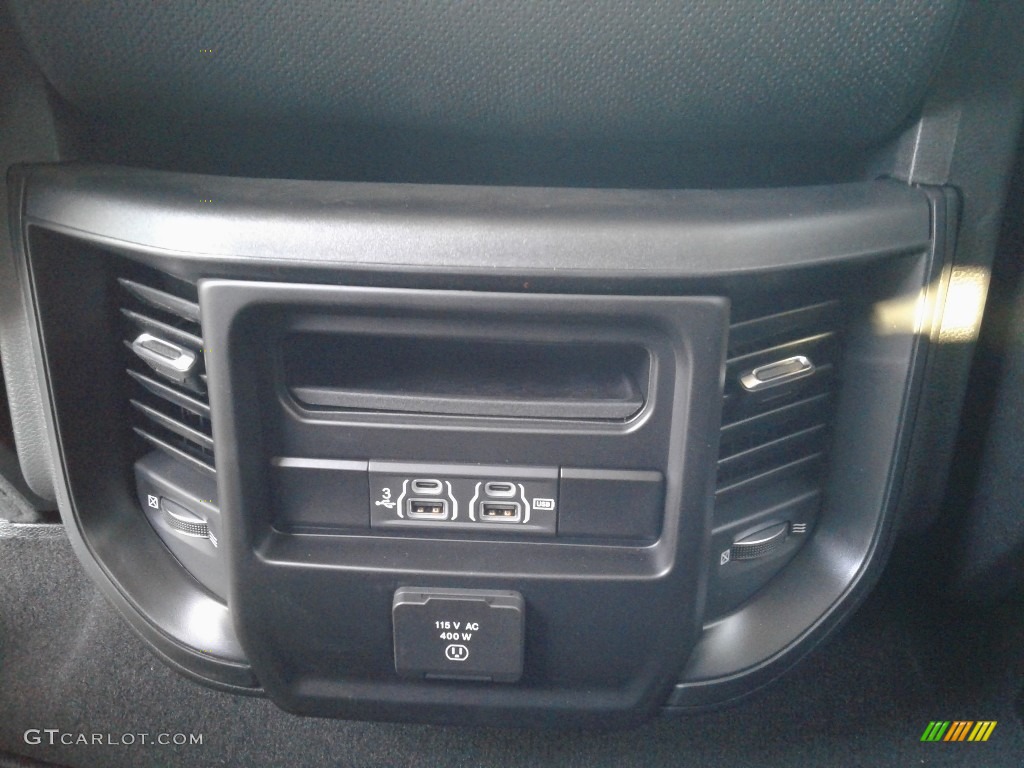 2019 1500 Laramie Crew Cab 4x4 - Delmonico Red Pearl / Black photo #12