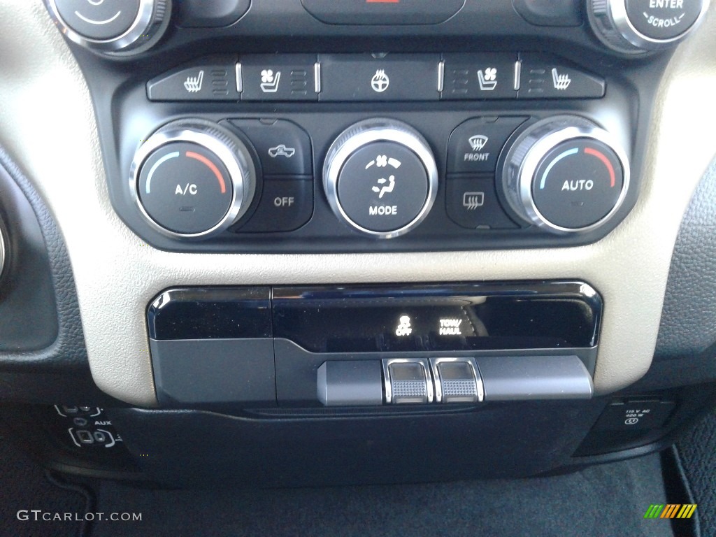 2019 1500 Laramie Crew Cab 4x4 - Delmonico Red Pearl / Black photo #30