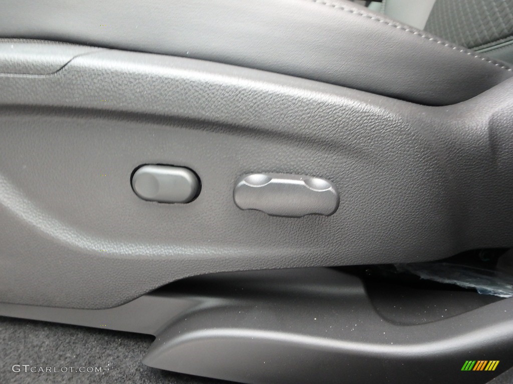 2019 Encore Preferred - Quicksilver Metallic / Ebony photo #15