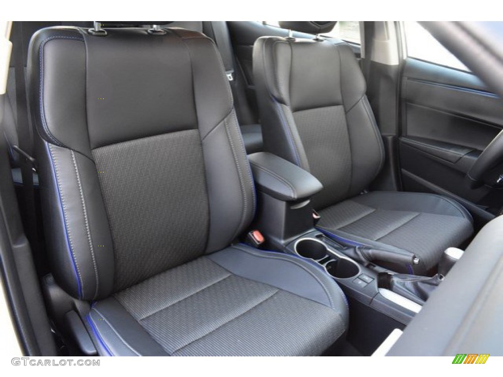 2019 Toyota Corolla SE Front Seat Photo #131667211