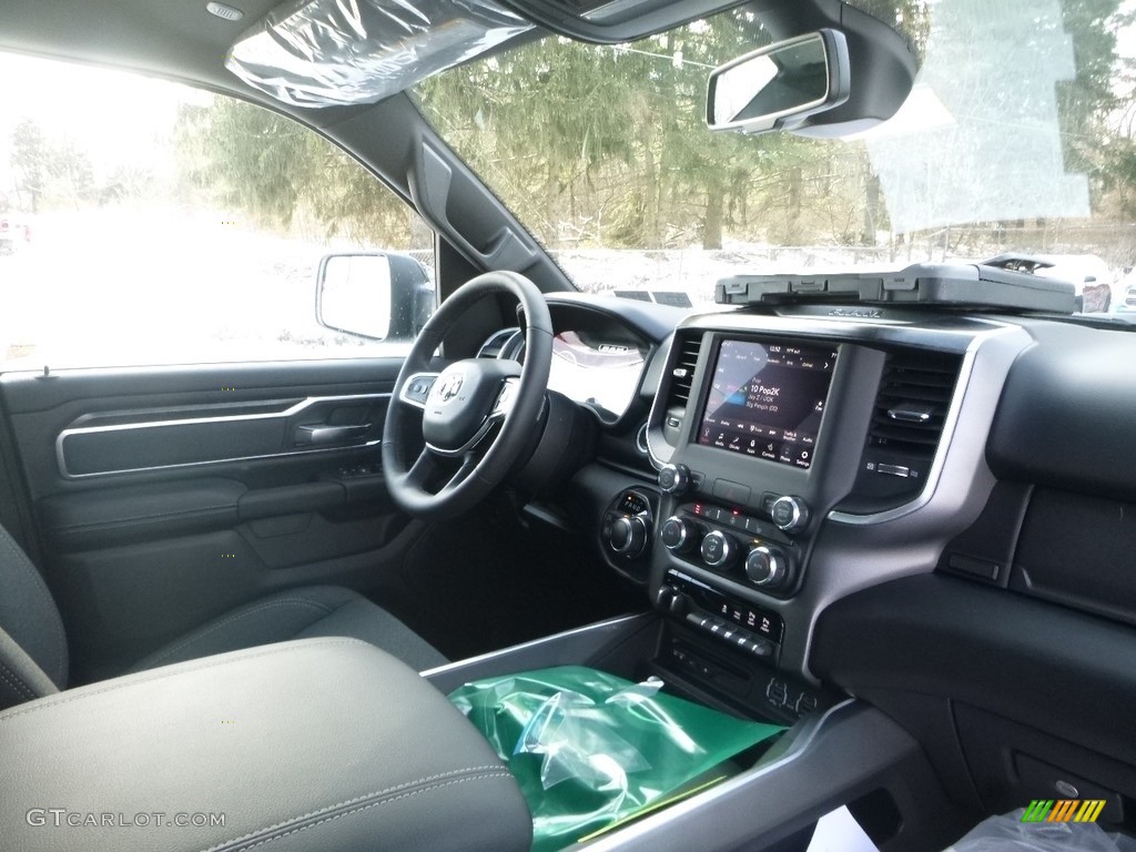2019 1500 Big Horn Crew Cab 4x4 - Diamond Black Crystal Pearl / Black photo #11