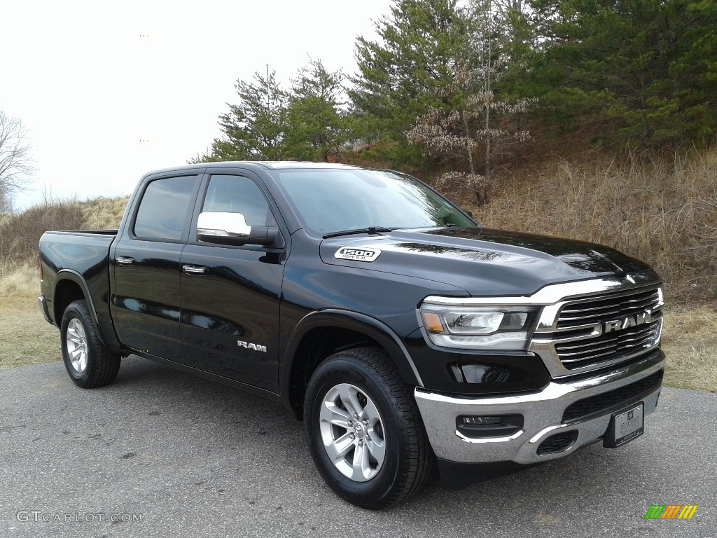 2019 1500 Laramie Crew Cab 4x4 - Diamond Black Crystal Pearl / Black photo #4