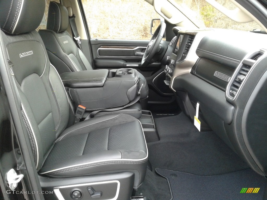 2019 1500 Laramie Crew Cab 4x4 - Diamond Black Crystal Pearl / Black photo #16