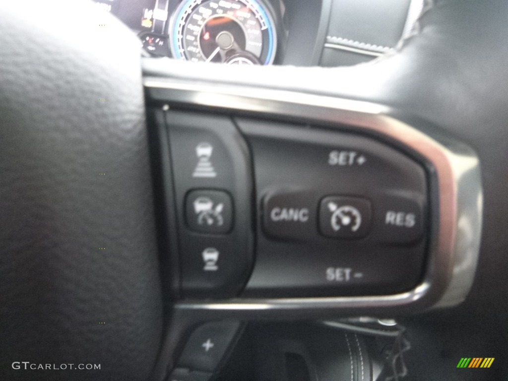 2019 1500 Limited Crew Cab 4x4 - Diamond Black Crystal Pearl / Black photo #17