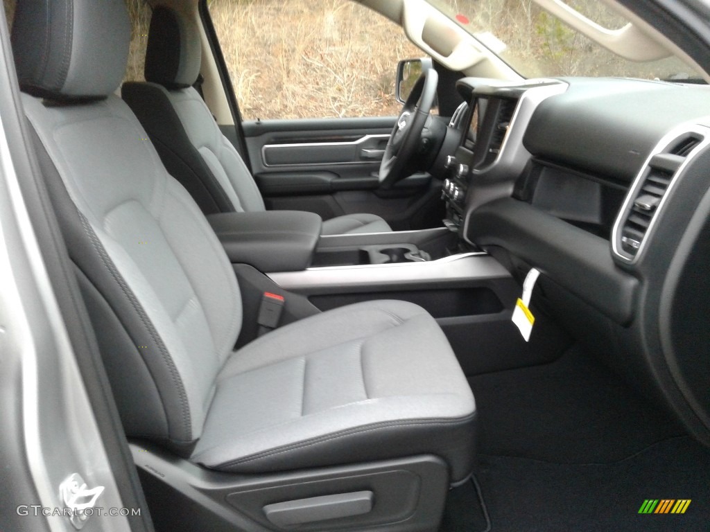 2019 1500 Big Horn Crew Cab 4x4 - Billett Silver Metallic / Black/Diesel Gray photo #15