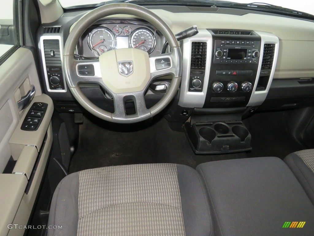 2009 Ram 1500 SLT Quad Cab 4x4 - Bright Silver Metallic / Dark Slate/Medium Graystone photo #31