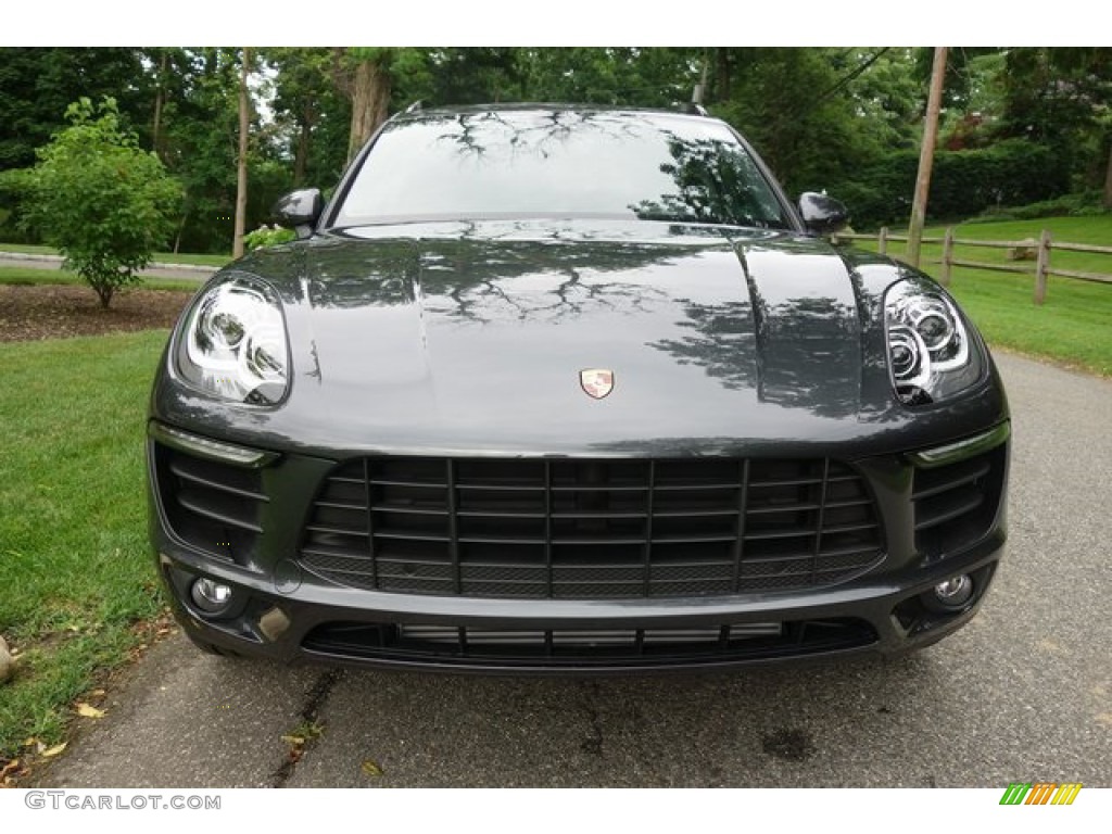 2018 Macan  - Volcano Grey Metallic / Black photo #2