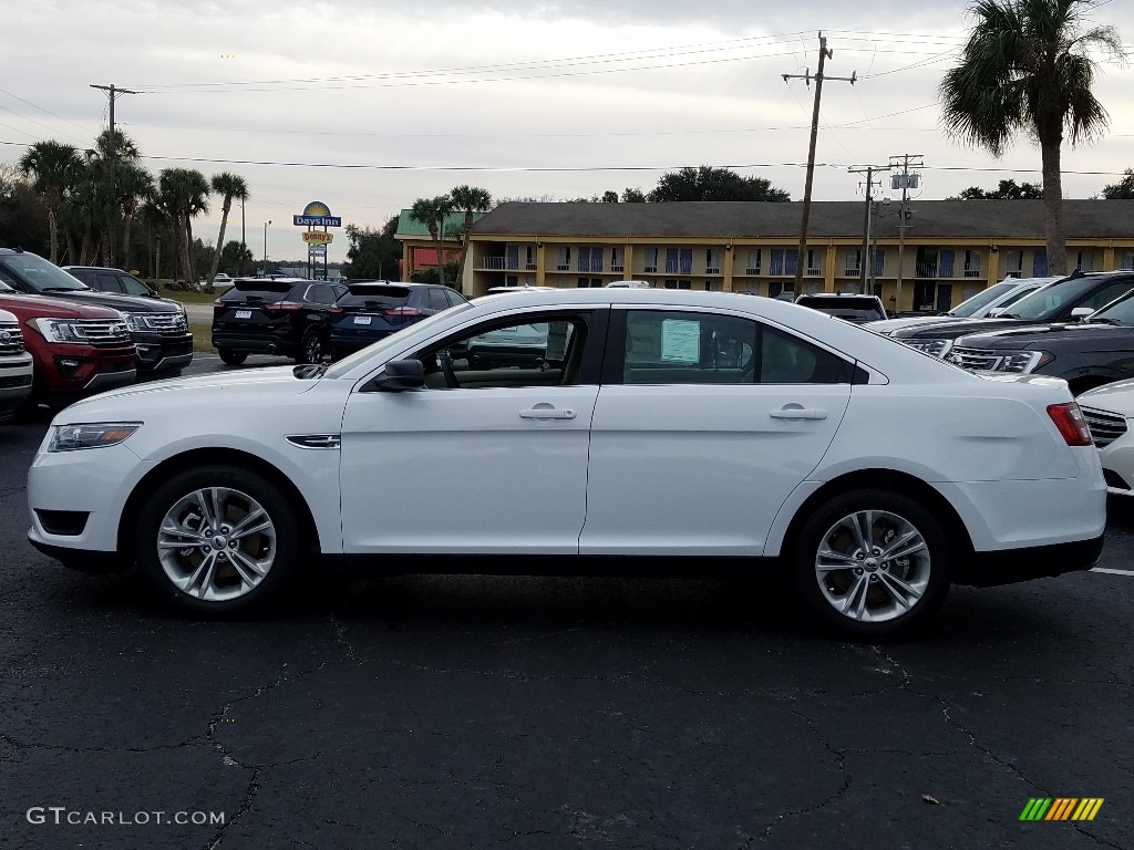 2019 Taurus SE - Oxford White / Dune photo #2
