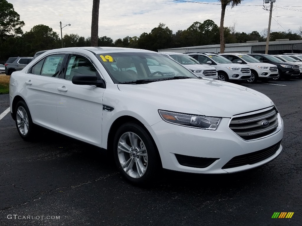 2019 Taurus SE - Oxford White / Dune photo #7