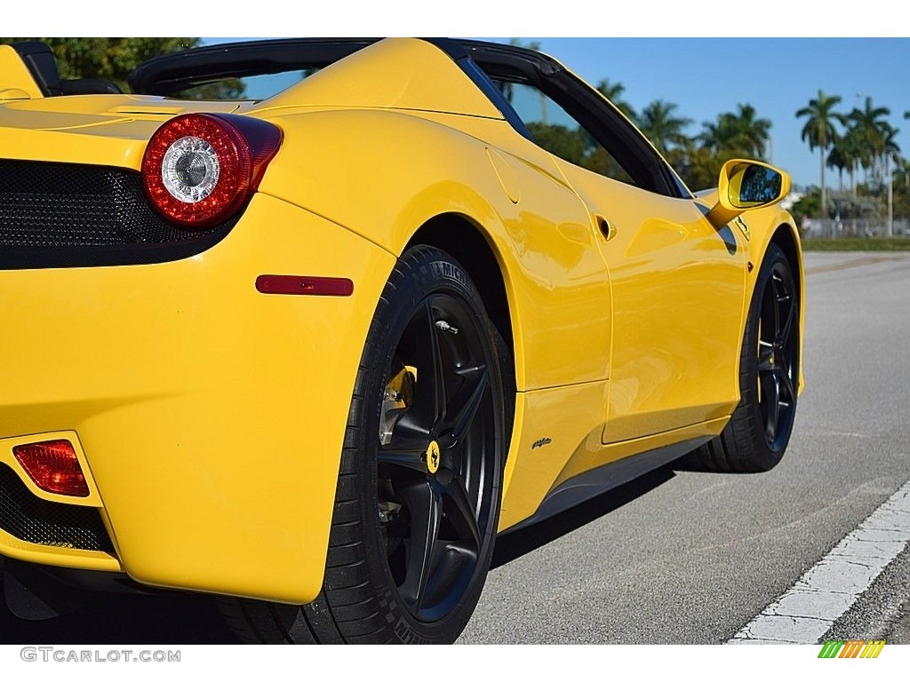 2013 458 Spider - Giallo Modena (Yellow) / Nero photo #6