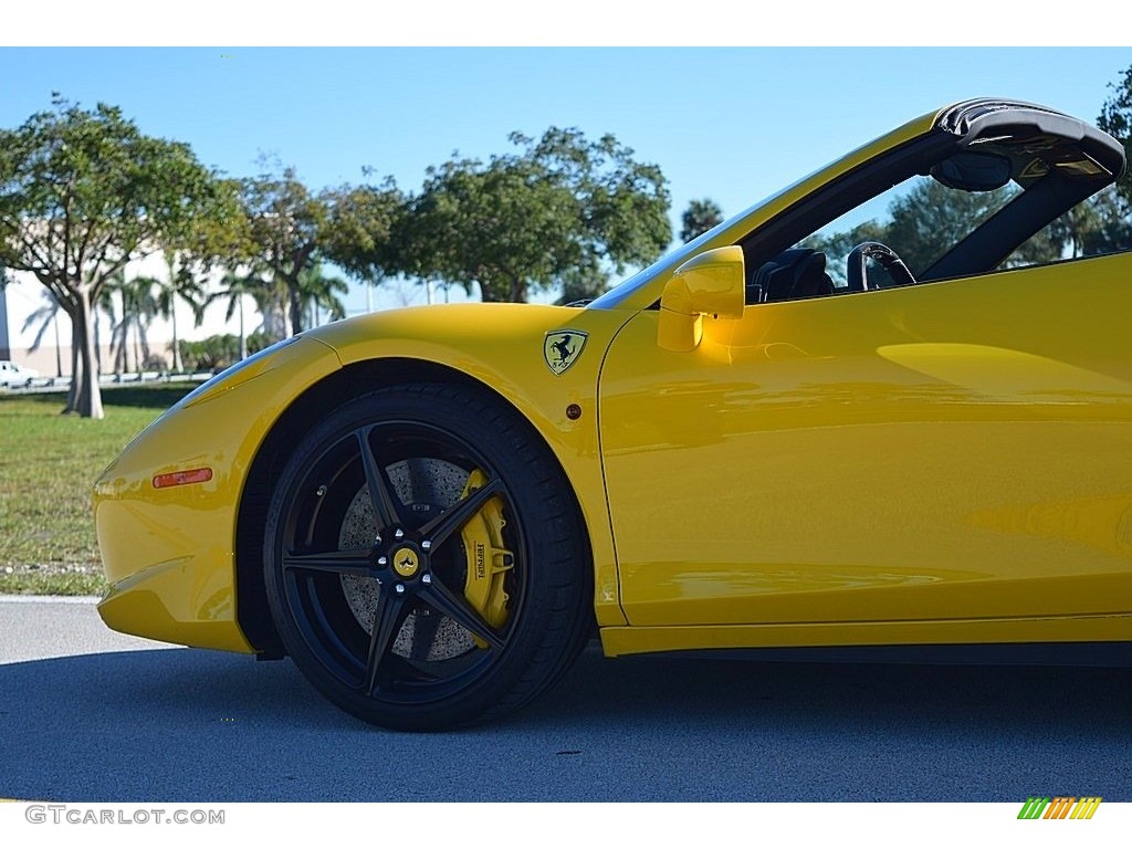 2013 458 Spider - Giallo Modena (Yellow) / Nero photo #12