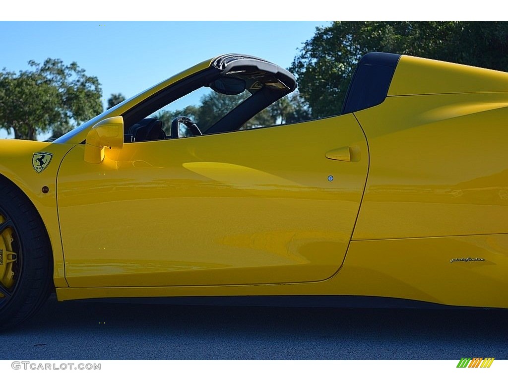 2013 458 Spider - Giallo Modena (Yellow) / Nero photo #13