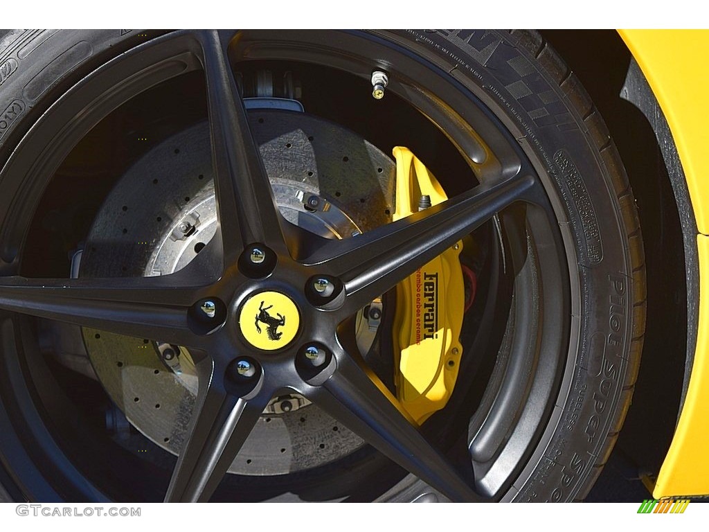 2013 458 Spider - Giallo Modena (Yellow) / Nero photo #23