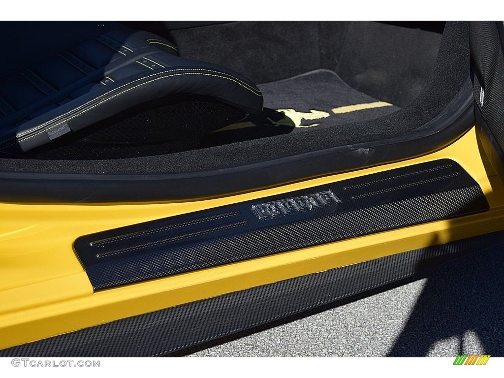 2013 458 Spider - Giallo Modena (Yellow) / Nero photo #47