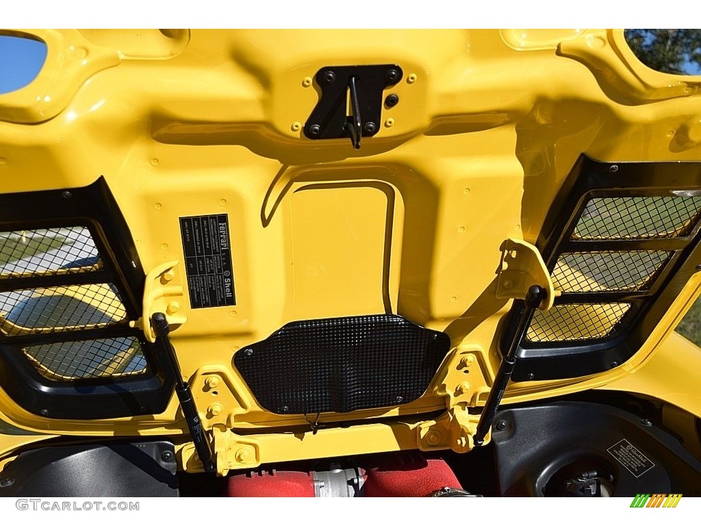 2013 458 Spider - Giallo Modena (Yellow) / Nero photo #60