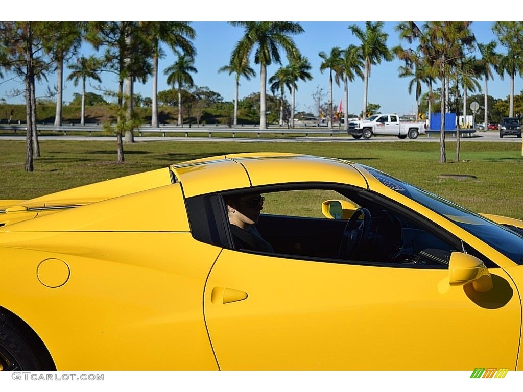 2013 458 Spider - Giallo Modena (Yellow) / Nero photo #72