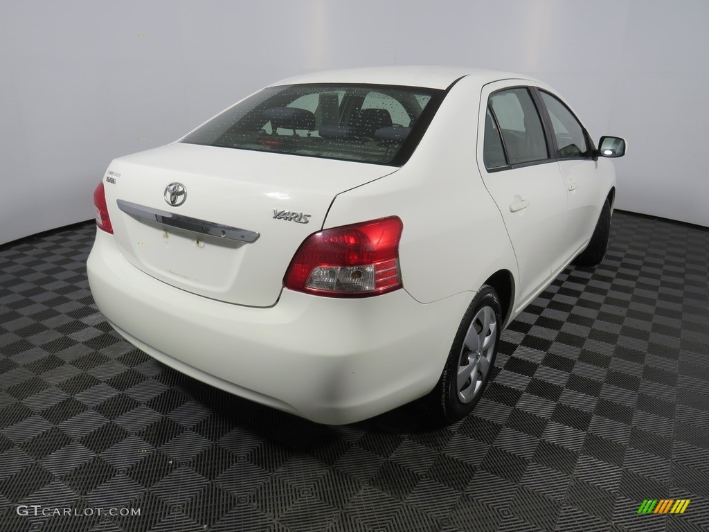 2007 Yaris Sedan - Polar White / Dark Charcoal photo #17
