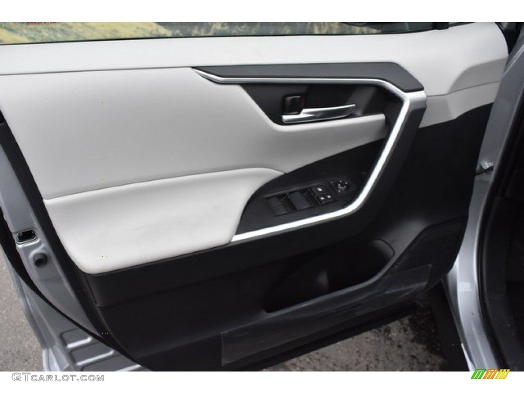 2019 RAV4 XLE AWD - Silver Sky Metallic / Light Gray photo #20