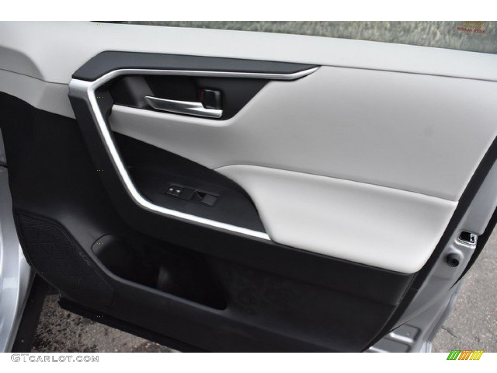 2019 RAV4 XLE AWD - Silver Sky Metallic / Light Gray photo #22