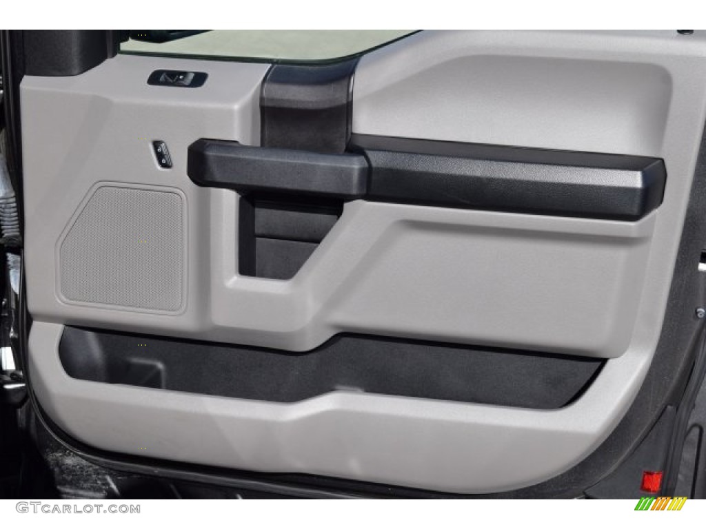 2017 F150 XL SuperCab - Lithium Gray / Black photo #26