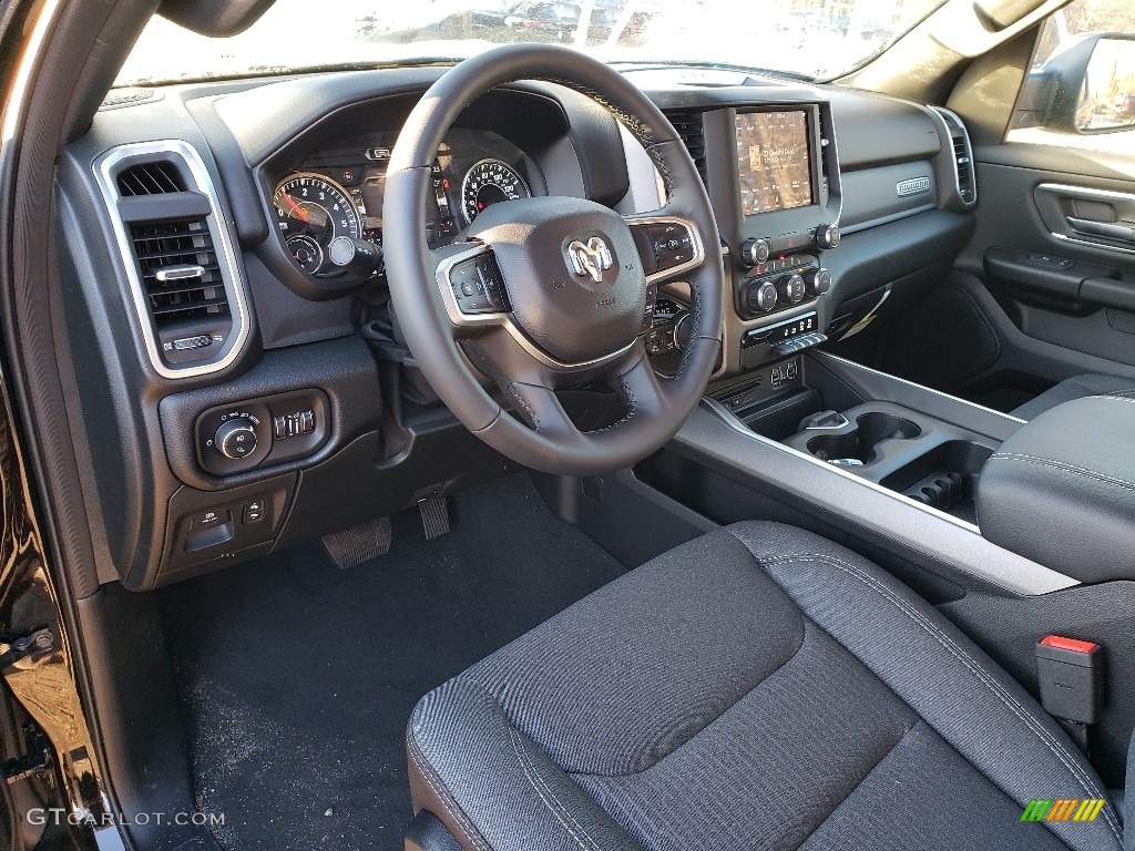 2019 1500 Big Horn Crew Cab 4x4 - Diamond Black Crystal Pearl / Black photo #7