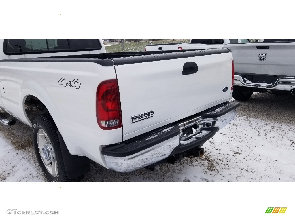 2007 F250 Super Duty Lariat SuperCab 4x4 - Oxford White Clearcoat / Black Leather photo #5