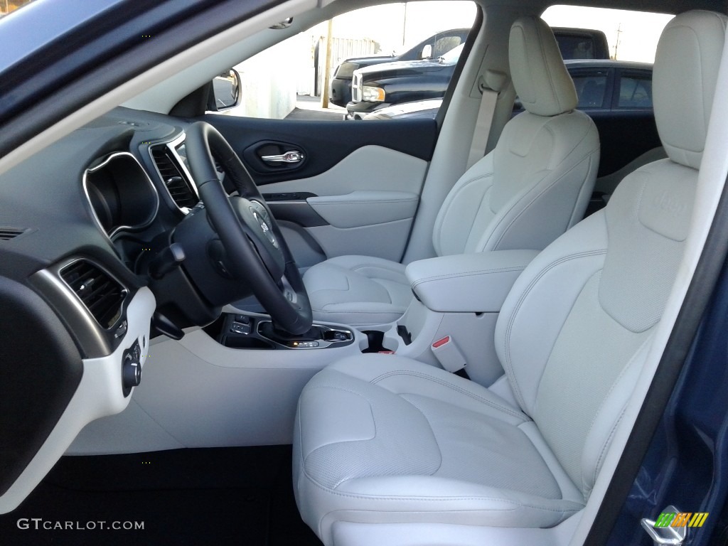 2019 Jeep Cherokee Limited Front Seat Photo #131712098