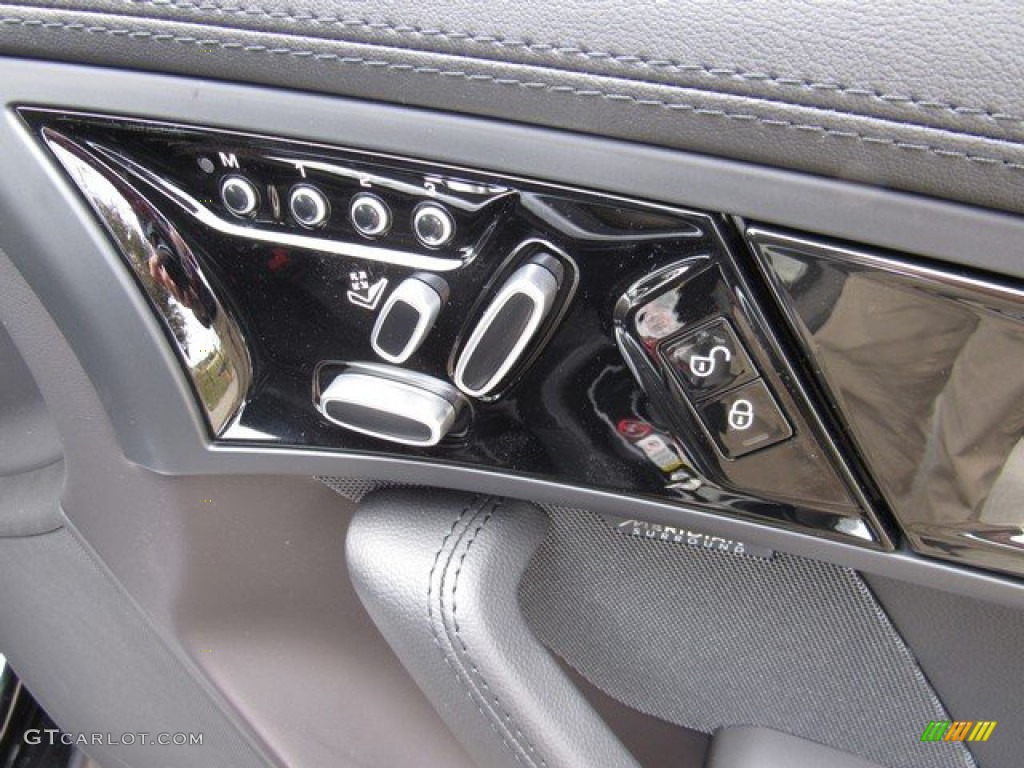 2019 Jaguar F-Type Coupe Controls Photo #131712788