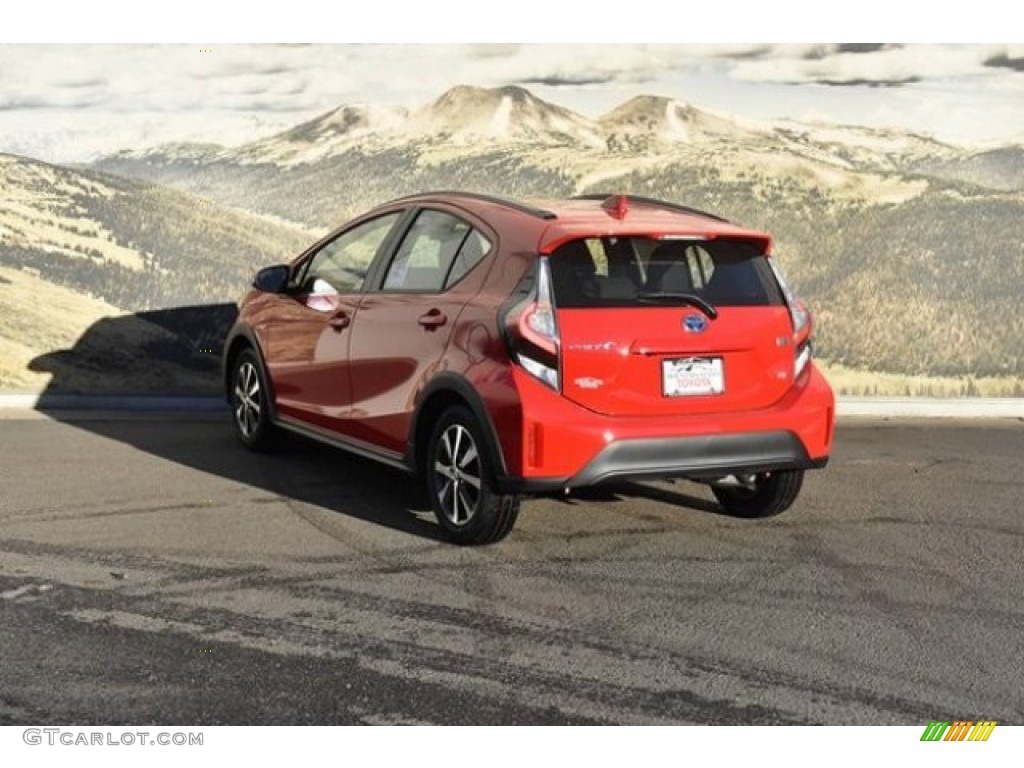 2019 Prius c LE - Absolutely Red / Gray/Black Two Tone photo #3