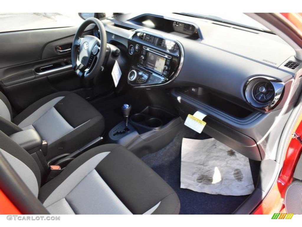 2019 Prius c LE - Absolutely Red / Gray/Black Two Tone photo #10