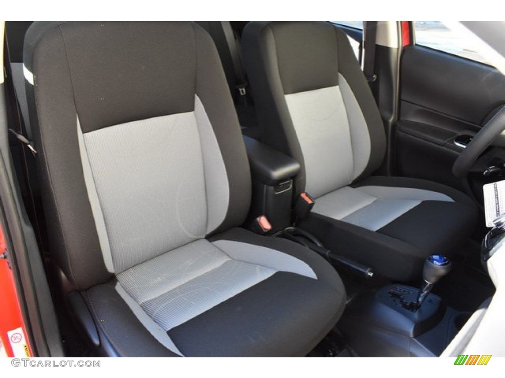 2019 Prius c LE - Absolutely Red / Gray/Black Two Tone photo #12