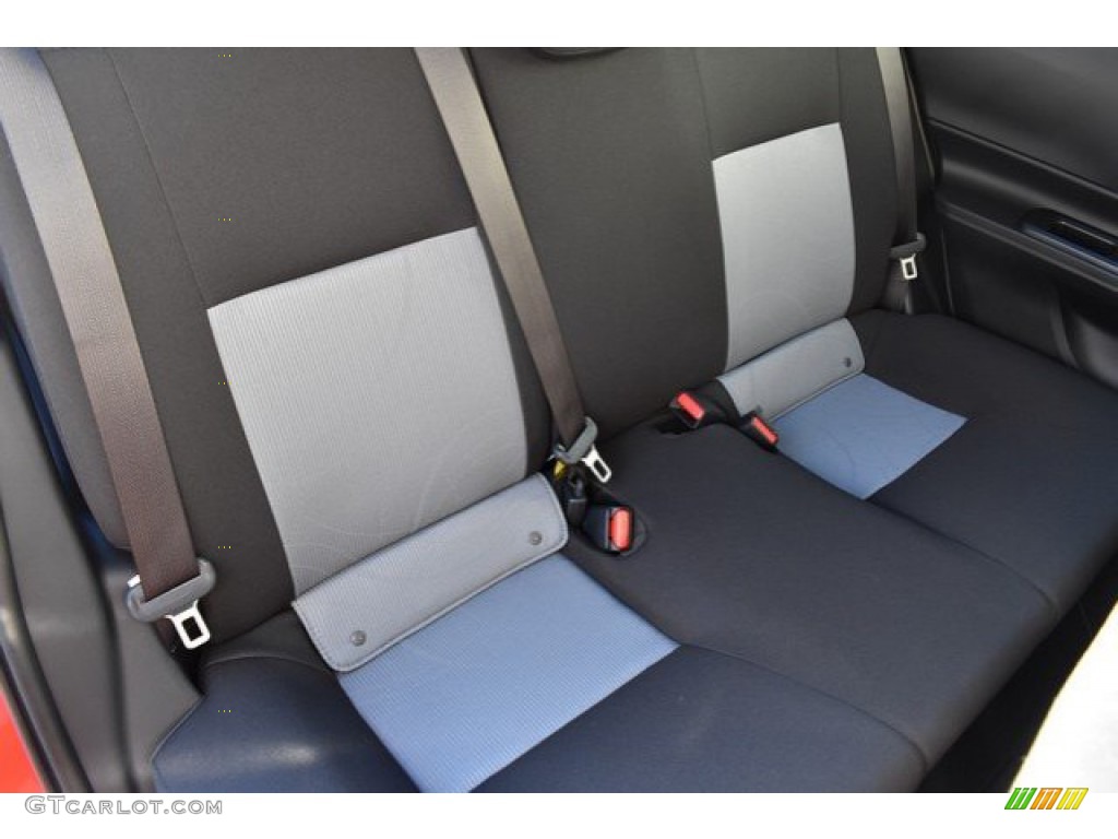 2019 Prius c LE - Absolutely Red / Gray/Black Two Tone photo #18