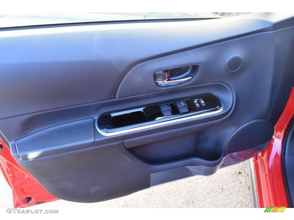2019 Prius c LE - Absolutely Red / Gray/Black Two Tone photo #19