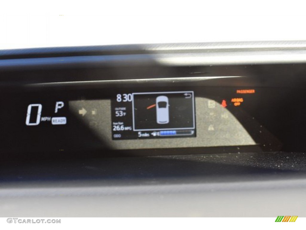 2019 Prius c LE - Absolutely Red / Gray/Black Two Tone photo #27