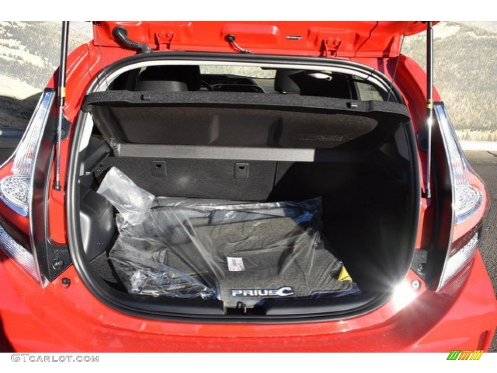 2019 Prius c LE - Absolutely Red / Gray/Black Two Tone photo #30