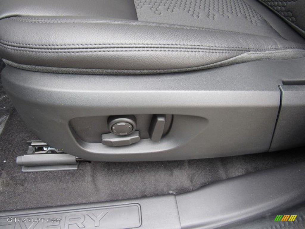 2019 Land Rover Discovery Sport SE Front Seat Photo #131723721
