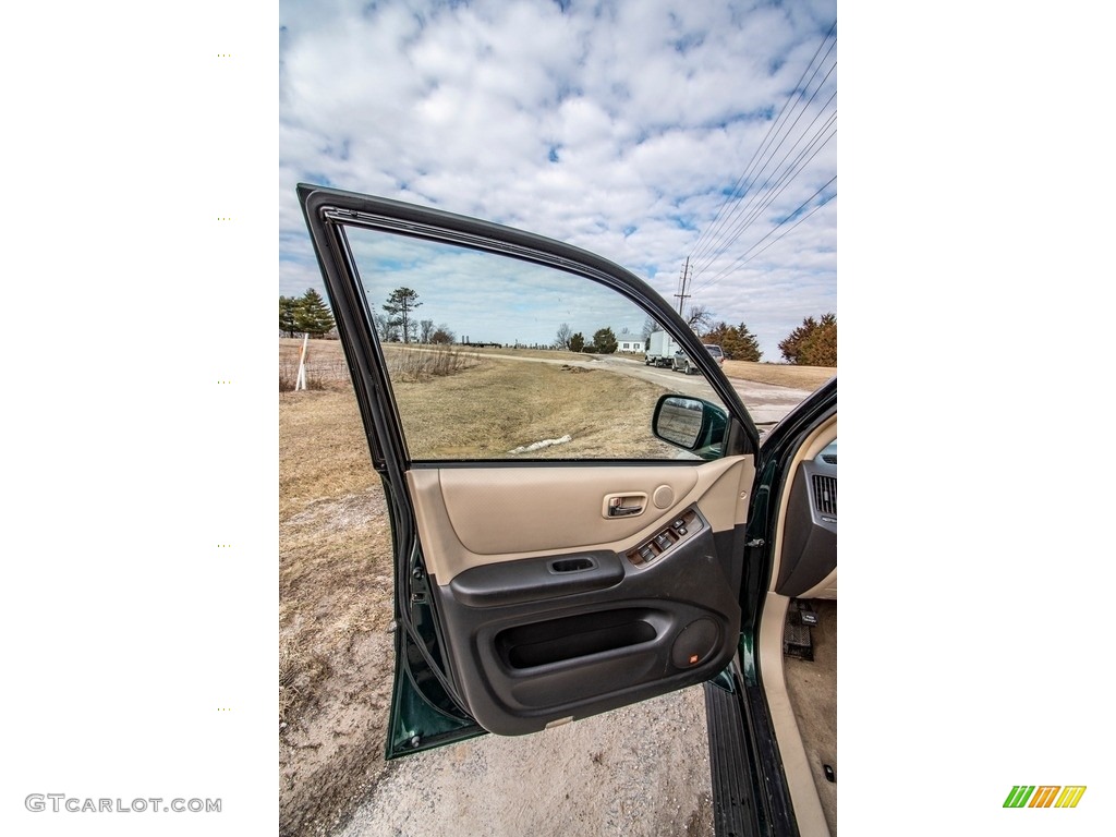 2002 Highlander V6 4WD - Electric Green Mica / Ivory photo #22