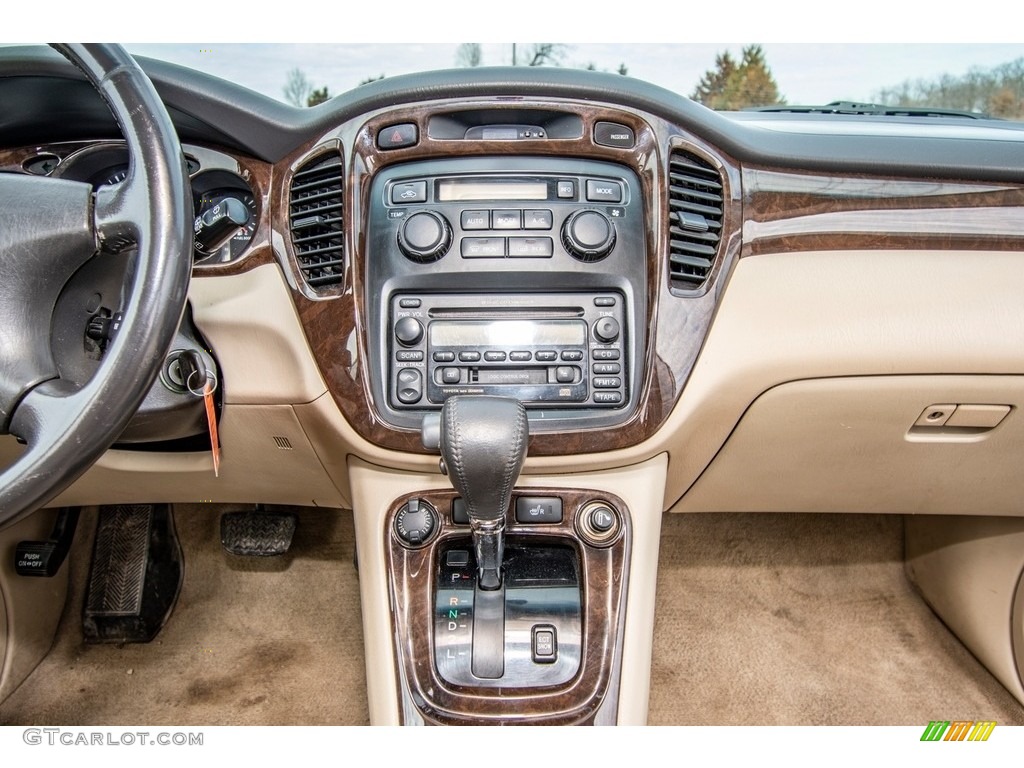2002 Highlander V6 4WD - Electric Green Mica / Ivory photo #32