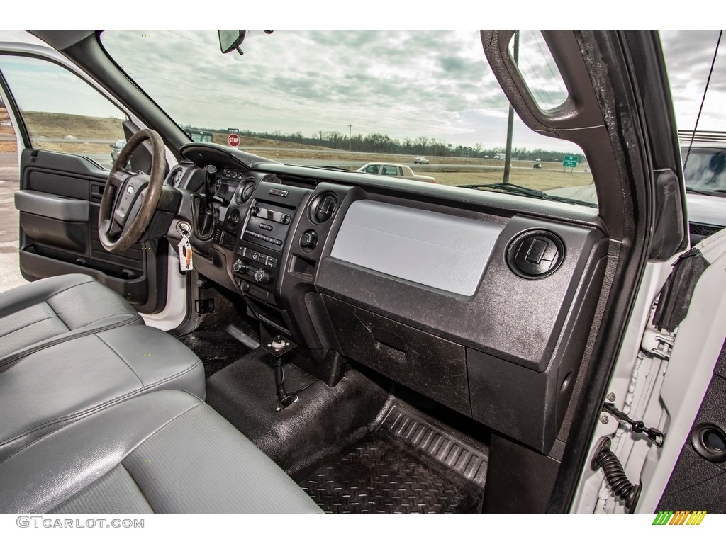 2013 F150 XL Regular Cab - Oxford White / Steel Gray photo #26