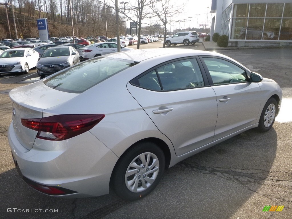 2019 Elantra SE - Symphony Silver / Gray photo #2