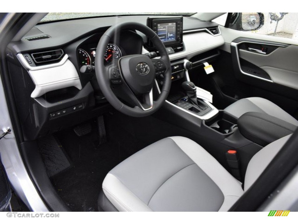 2019 RAV4 XLE AWD - Silver Sky Metallic / Light Gray photo #5