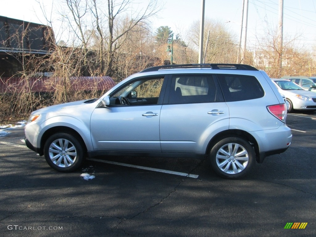 2011 Forester 2.5 X Premium - Spark Silver Metallic / Black photo #9