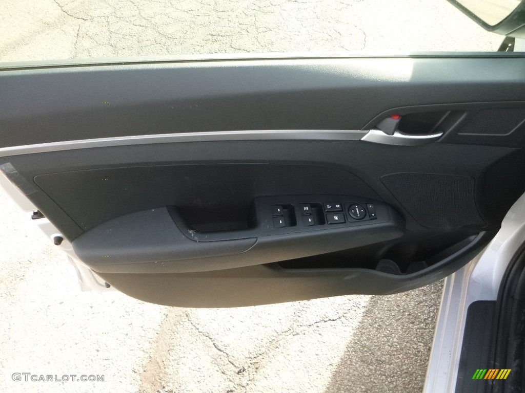2019 Elantra SE - Symphony Silver / Black photo #11