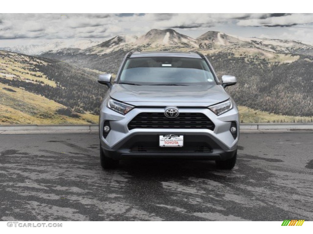 2019 RAV4 XLE AWD - Silver Sky Metallic / Light Gray photo #2