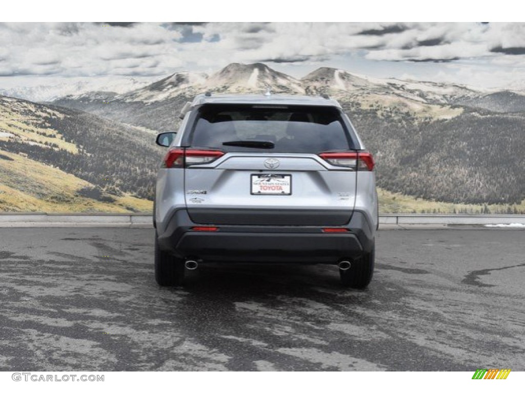 2019 RAV4 XLE AWD - Silver Sky Metallic / Light Gray photo #4