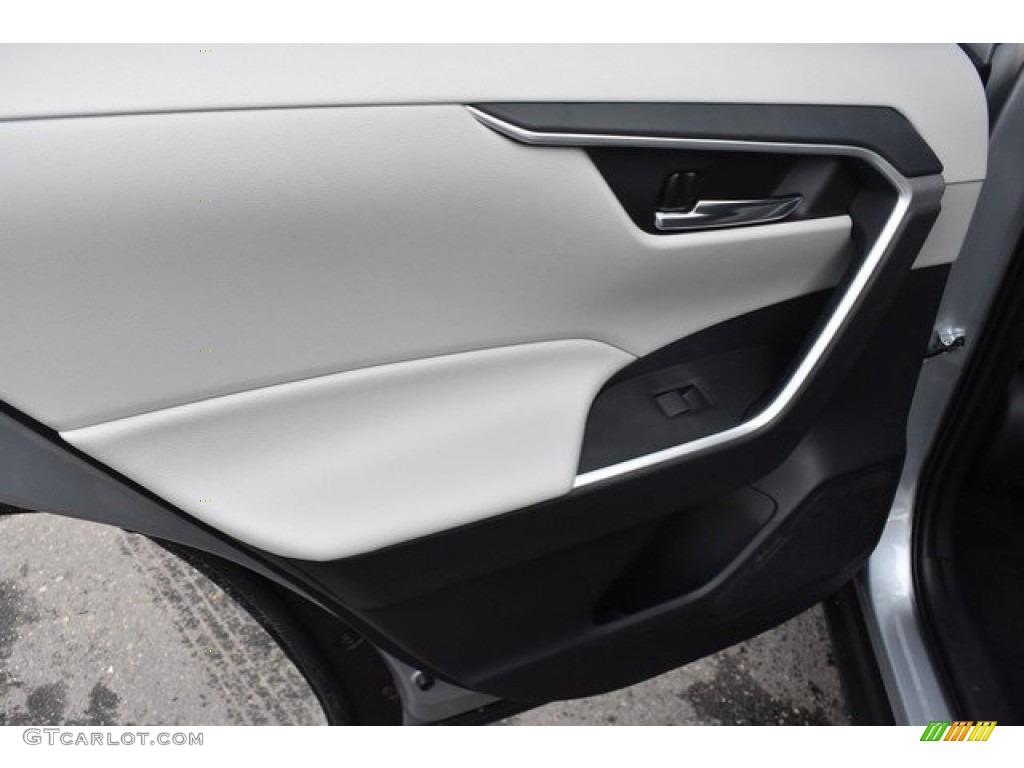 2019 RAV4 XLE AWD - Silver Sky Metallic / Light Gray photo #21