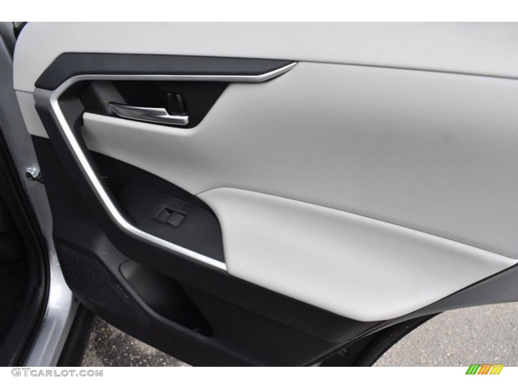 2019 RAV4 XLE AWD - Silver Sky Metallic / Light Gray photo #23