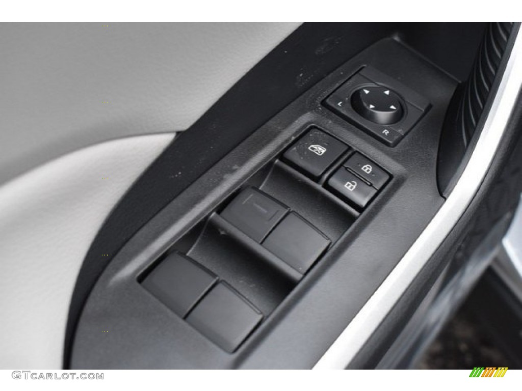 2019 RAV4 XLE AWD - Silver Sky Metallic / Light Gray photo #24