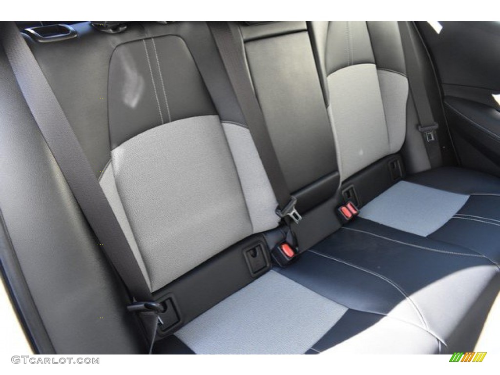 2019 Corolla Hatchback XSE - Blizzard White Pearl / Black photo #18